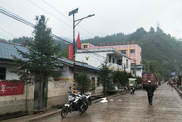 四川涼山雷波縣led太陽(yáng)能路燈